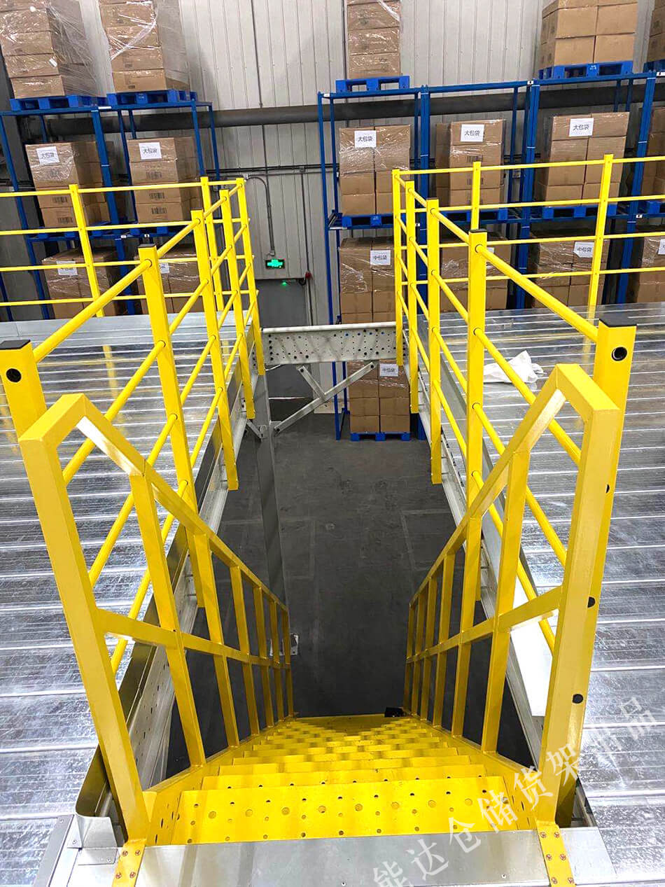 鋼構閣樓平台（tái）帶樓梯