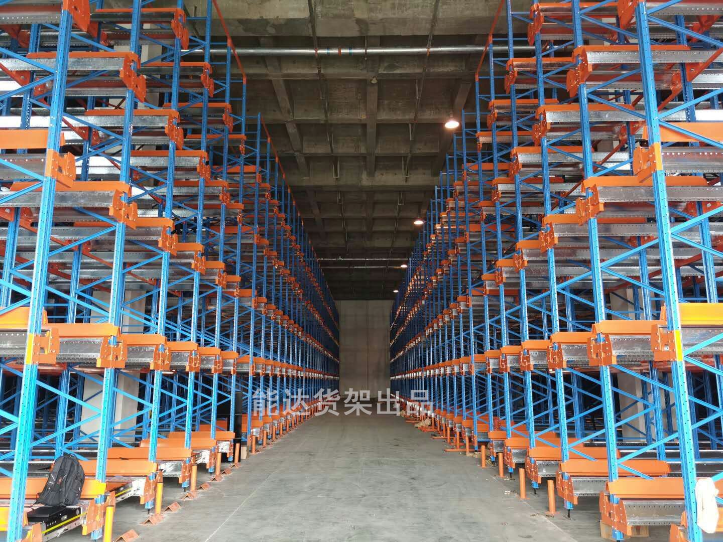 精东影业倉庫貨（huò）架