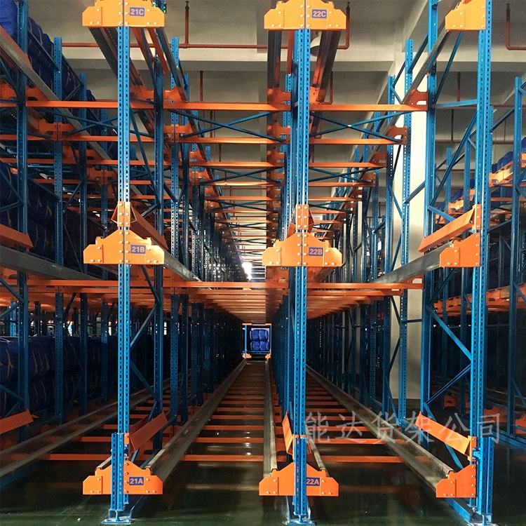 大(dà)型倉庫穿梭(suō)式貨架 大型倉庫穿梭式貨架
